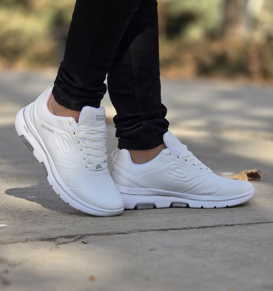 فروش ویژه اسپرت پرطرفدار مردانه مدل اسکیچرز  رنگ طوسی یه کار مدرن و جدید با ارسال رایگان