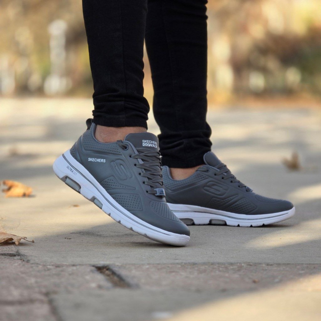 حراج واقعی کفش کتونی اسپرت مردانه و پسرانه مدل اسکیچرز رنگ سفید تمام فوق العاده زیبا و خوش پا با ارسال رایگان