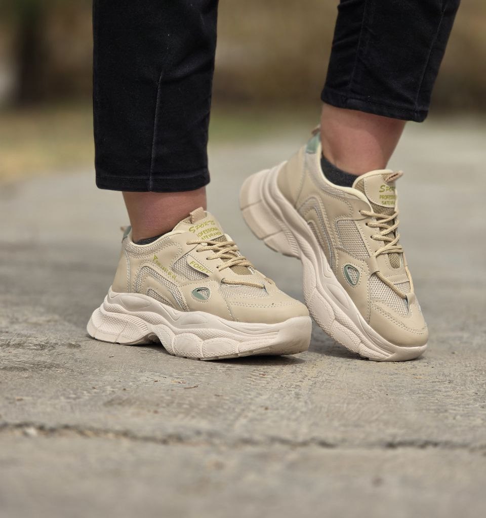 حراج فوق العاده کفش کتونی اسپرت دخترانه و زنانه مدل  FOREV رنگ مشکی تمام فوق العاده شیک و مناسب  استفاده روزمره با ارسال رایگان