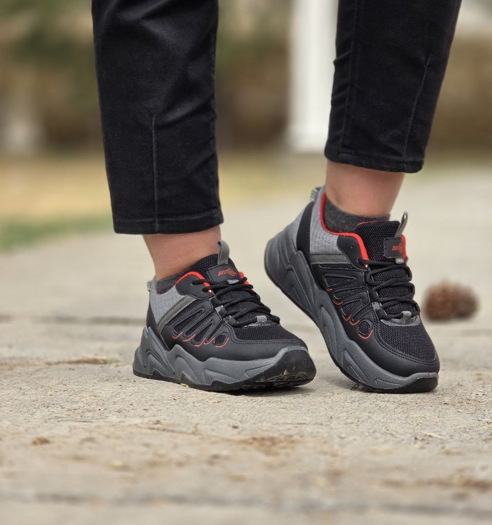 حراج ویژه کفش  کتونی اسپرت دخترانه زنانه مدل رامیلا زیبا و بادوام رنگ مشکی طوسی باارسال رایگان