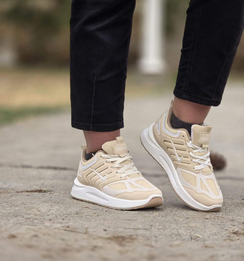 فروش خاص کفش اسپرت دخترانه زنانه مدل جدیدرامیلا نایک رنگ کرمی سفید زیبا و پرفروش باارسال رایگان