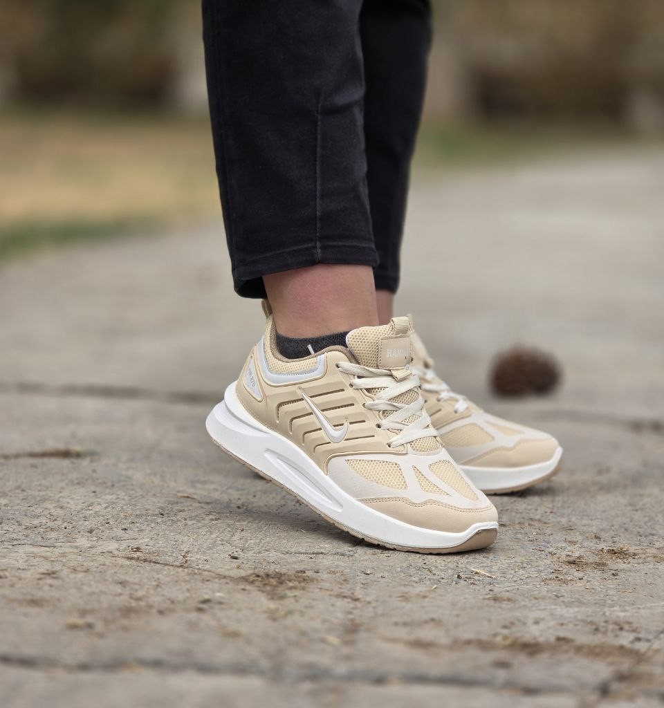 فروش خاص کفش اسپرت دخترانه زنانه مدل جدیدرامیلا نایک رنگ کرمی سفید زیبا و پرفروش باارسال رایگان