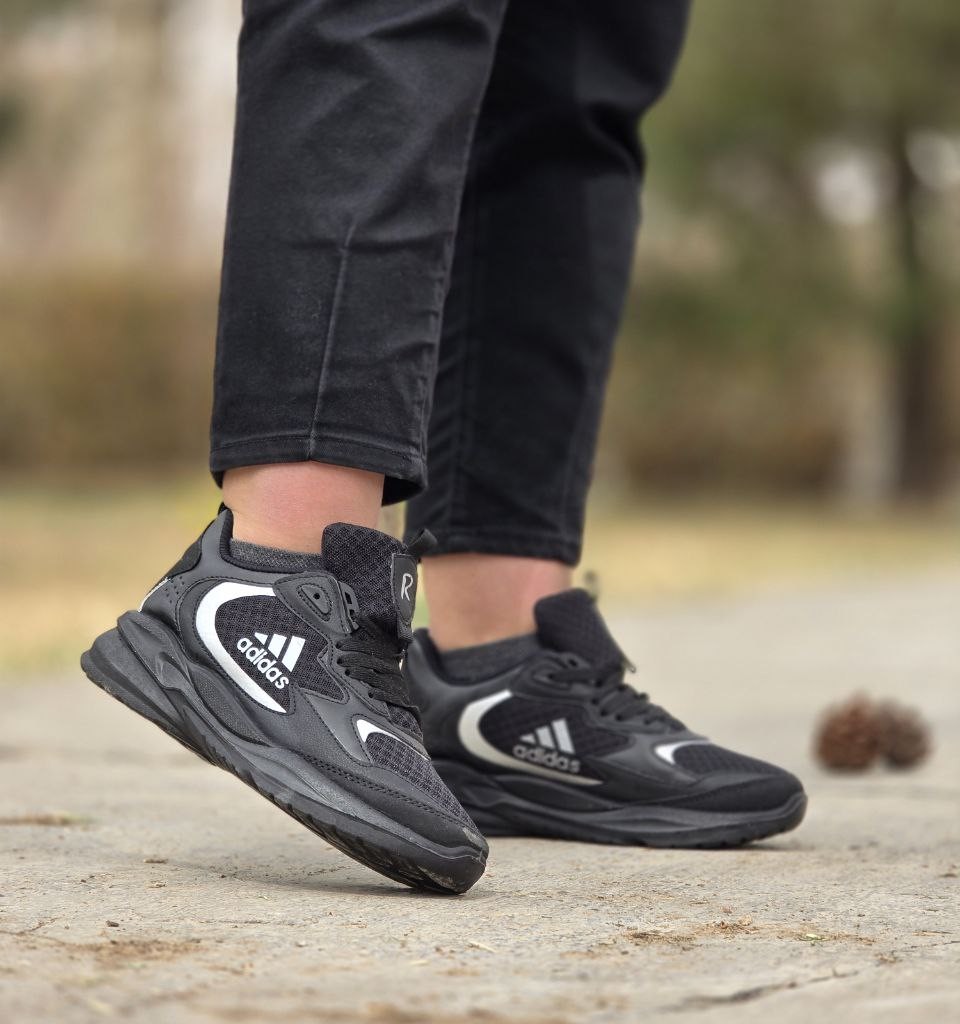 فروش واقعی  کفش  کتونی اسپرت دخترانه زنانه مدل رامیلا آدیداس جدید و باکیفیت رنگ مشکی نقره ای  باارسال رایگان