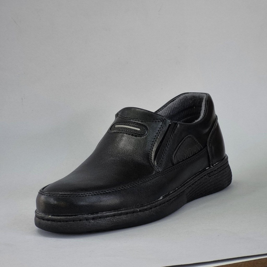 حراج بینظیر  کفش مجلسی و طبی مردانه پسرانه با کیفیتی عالی رنگ مشکی باارسال رایگان