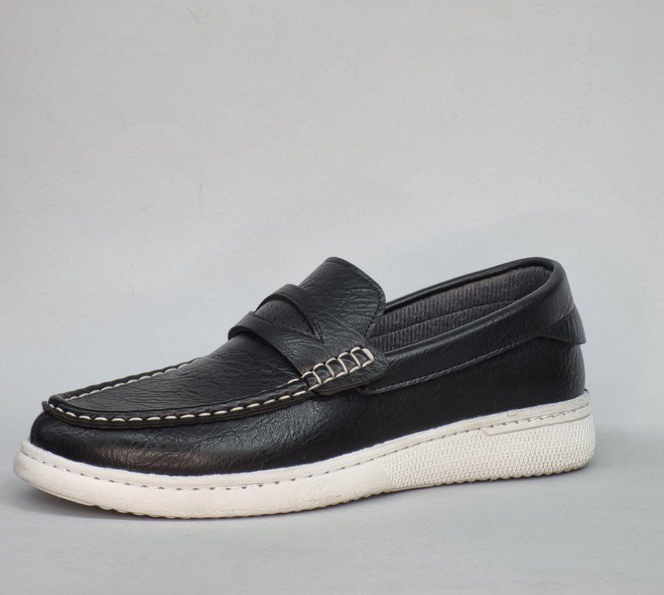 فروش شگفت انگیز کفش  کالج مردانه پسرانه  زیبا و راحت رنگ مشکی  باارسال رایگان