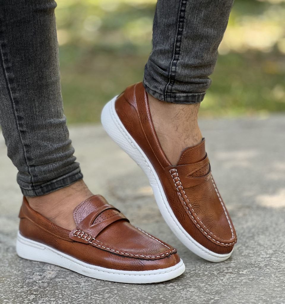 حراج ارزان کفش  کالج مردانه پسرانه  جذاب و شیک رنگ قهوه ای  باارسال رایگان