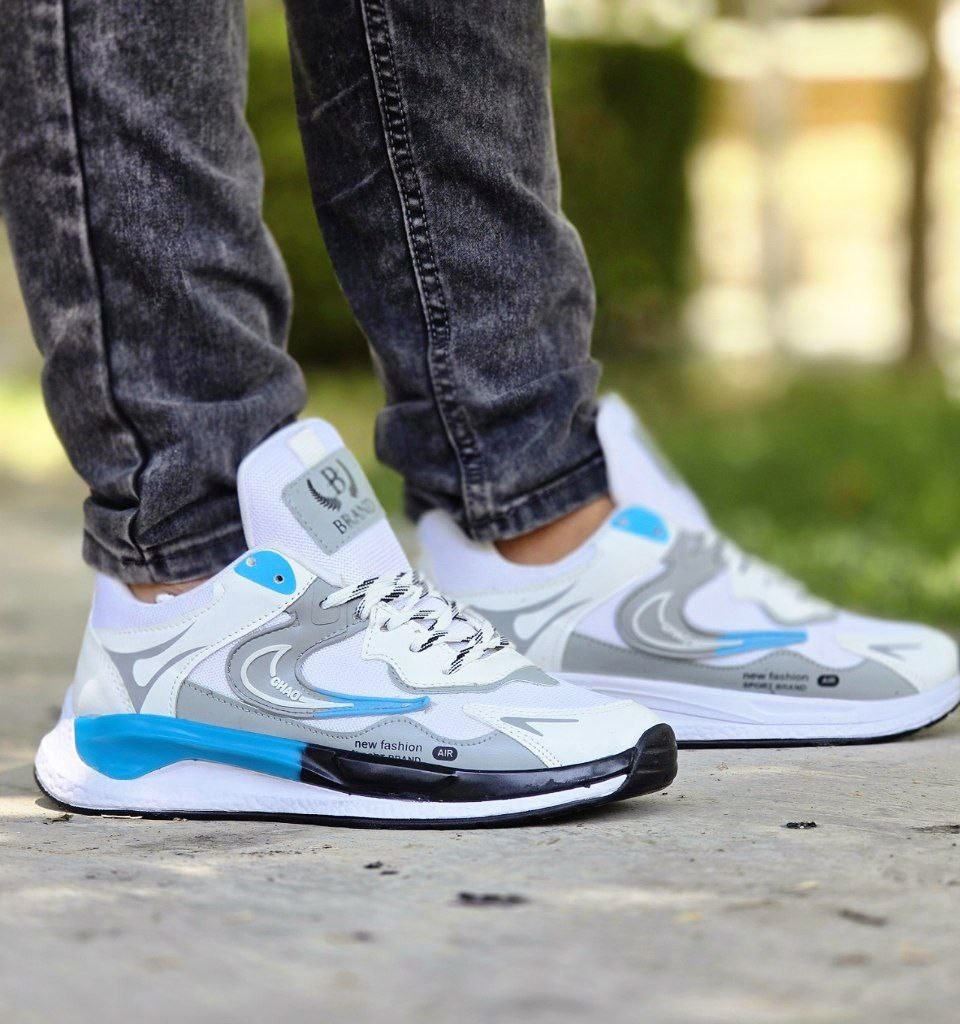 فروش ویژه کفش  مردانه  پسرانه مدل نایک  جذاب و با کیفیت رنگ سفید طوسی  باارسال رایگان