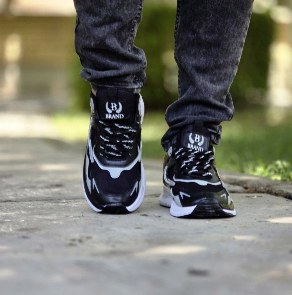 فروش شگفت انگیز  کفش  مردانه  پسرانه مدل نایک  بسیار بادوام و زیبا رنگ مشکی طوسی زیره سفید باارسال رایگان