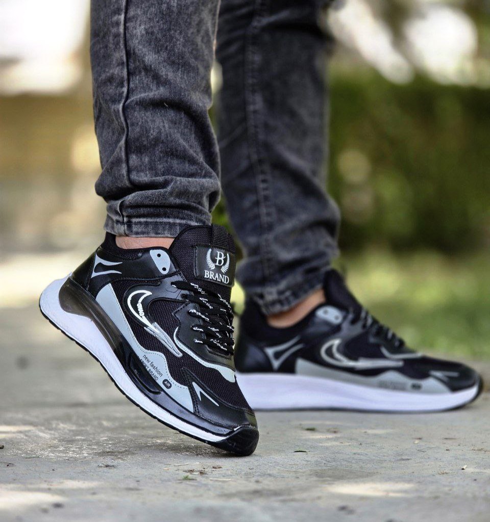 فروش شگفت انگیز  کفش  مردانه  پسرانه مدل نایک  بسیار بادوام و زیبا رنگ مشکی طوسی زیره سفید باارسال رایگان