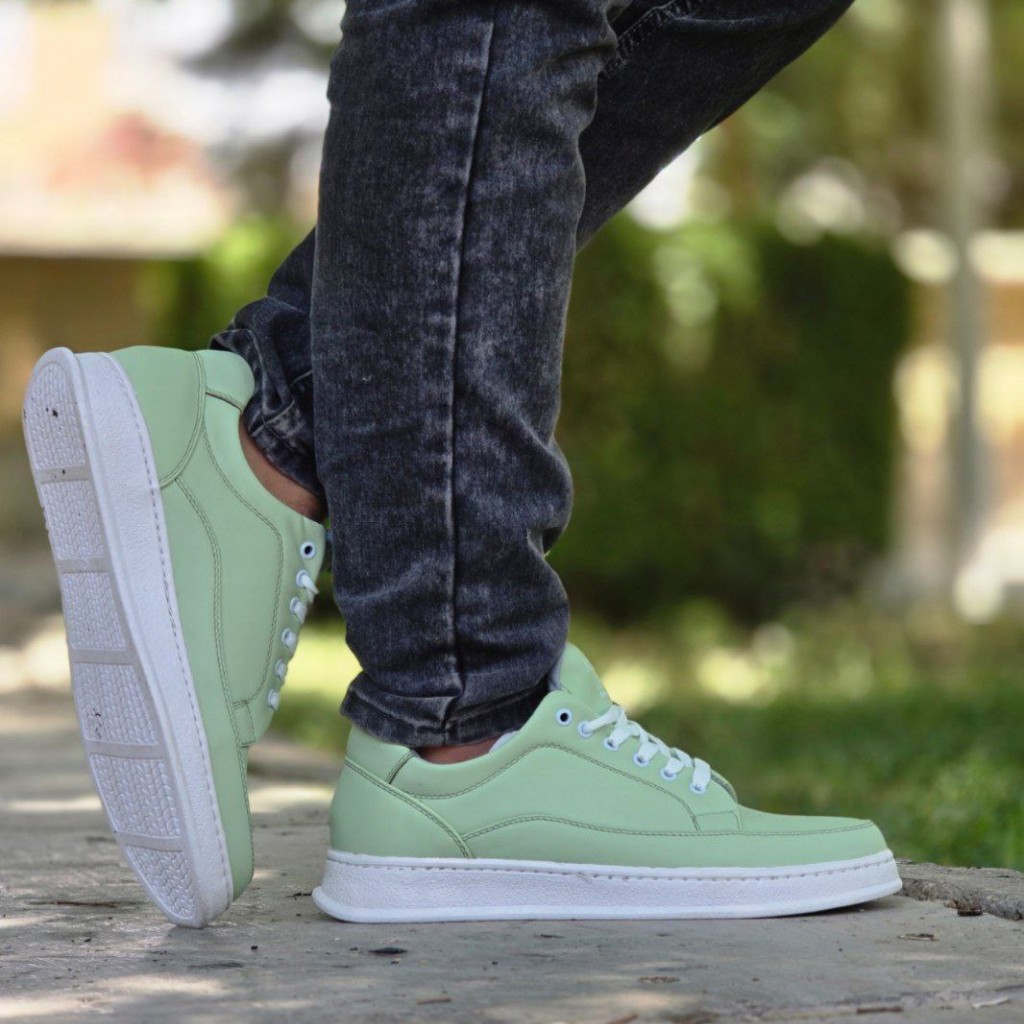 حراااج ویژه  کفش اسپرت  مردانه مدل ونس  با طراحی زیبا و جذاب   رنگ قهوه ای  باارسال رایگان