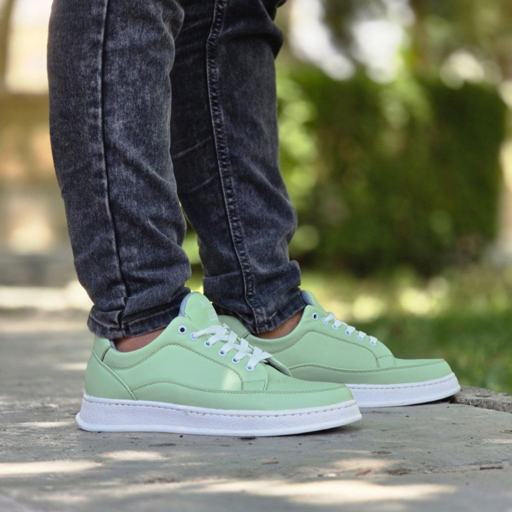 حراااج ویژه  کفش اسپرت  مردانه مدل ونس  با طراحی زیبا و جذاب   رنگ قهوه ای  باارسال رایگان