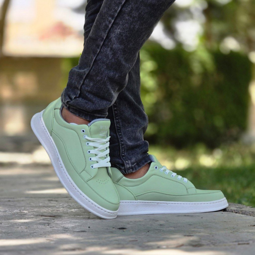 حراااج ویژه  کفش اسپرت  مردانه مدل ونس  با طراحی زیبا و جذاب   رنگ قهوه ای  باارسال رایگان