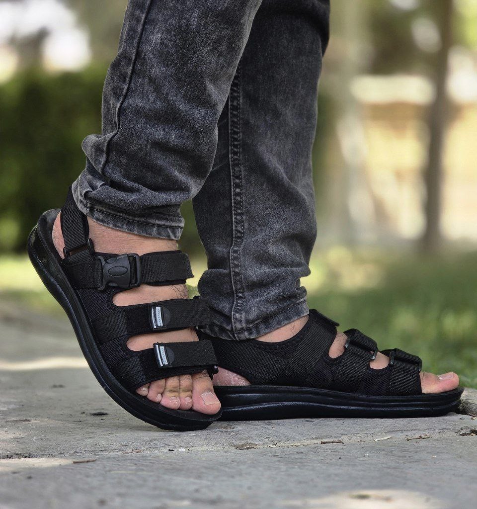 حراج هیجان انگیز کفش تابستانه مردانه شیک و ساده  رنگ مشکی با ارسال رایگان