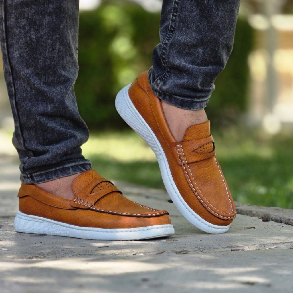 تخفیف هیجان انگیز کفش  کالج مردانه پسرانه فوق العاده جذاب و بادوام رنگ قهوه ای روشن باارسال رایگان