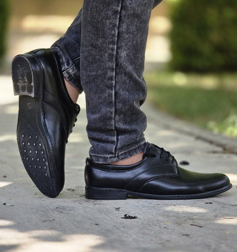 حراااااجی کفش مجلسی مردانه پسرانه بندی  شیک و مقاوم رنگ مشکی  باارسال رایگان