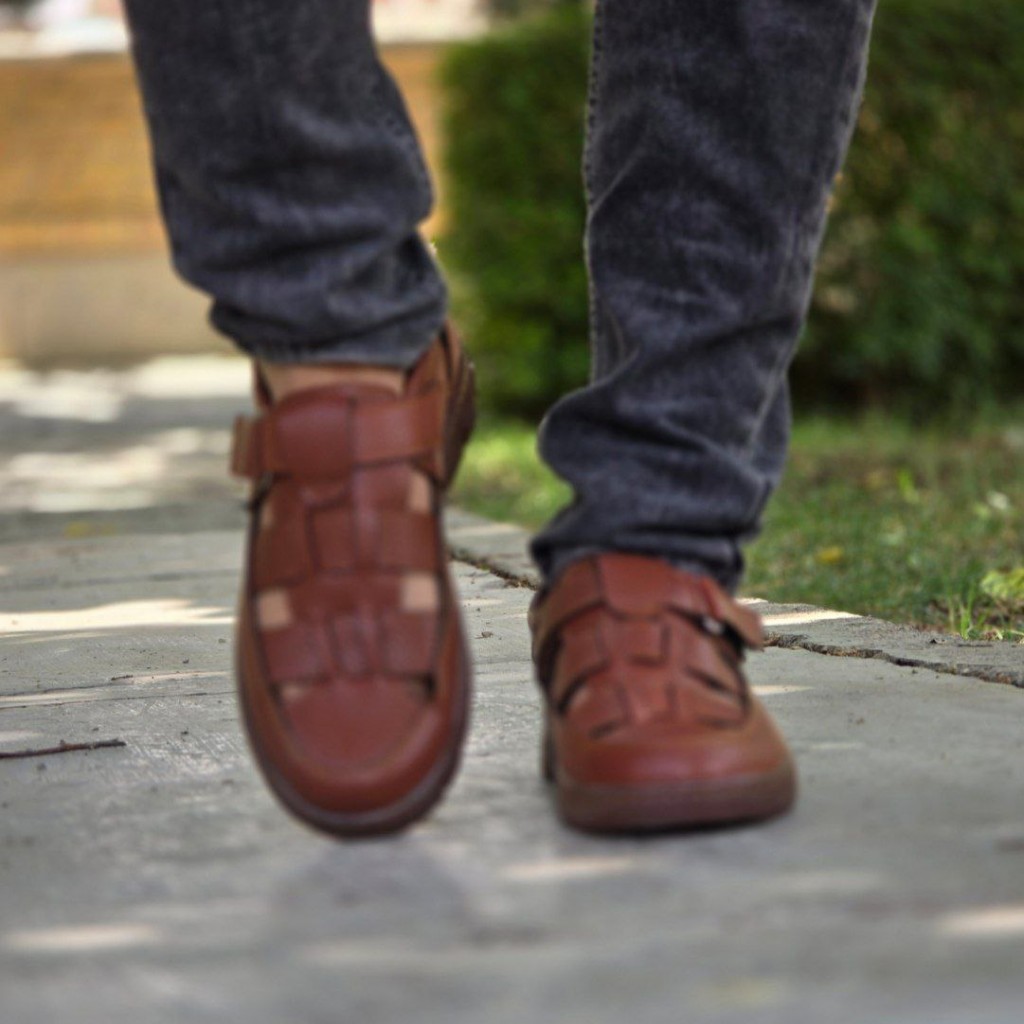 حراج فوق العاده  کفش تابستانه طبی استاندارد مردانه   با کیفیت و زیبا رنگ قهوه ای روشن  با ارسال رایگان