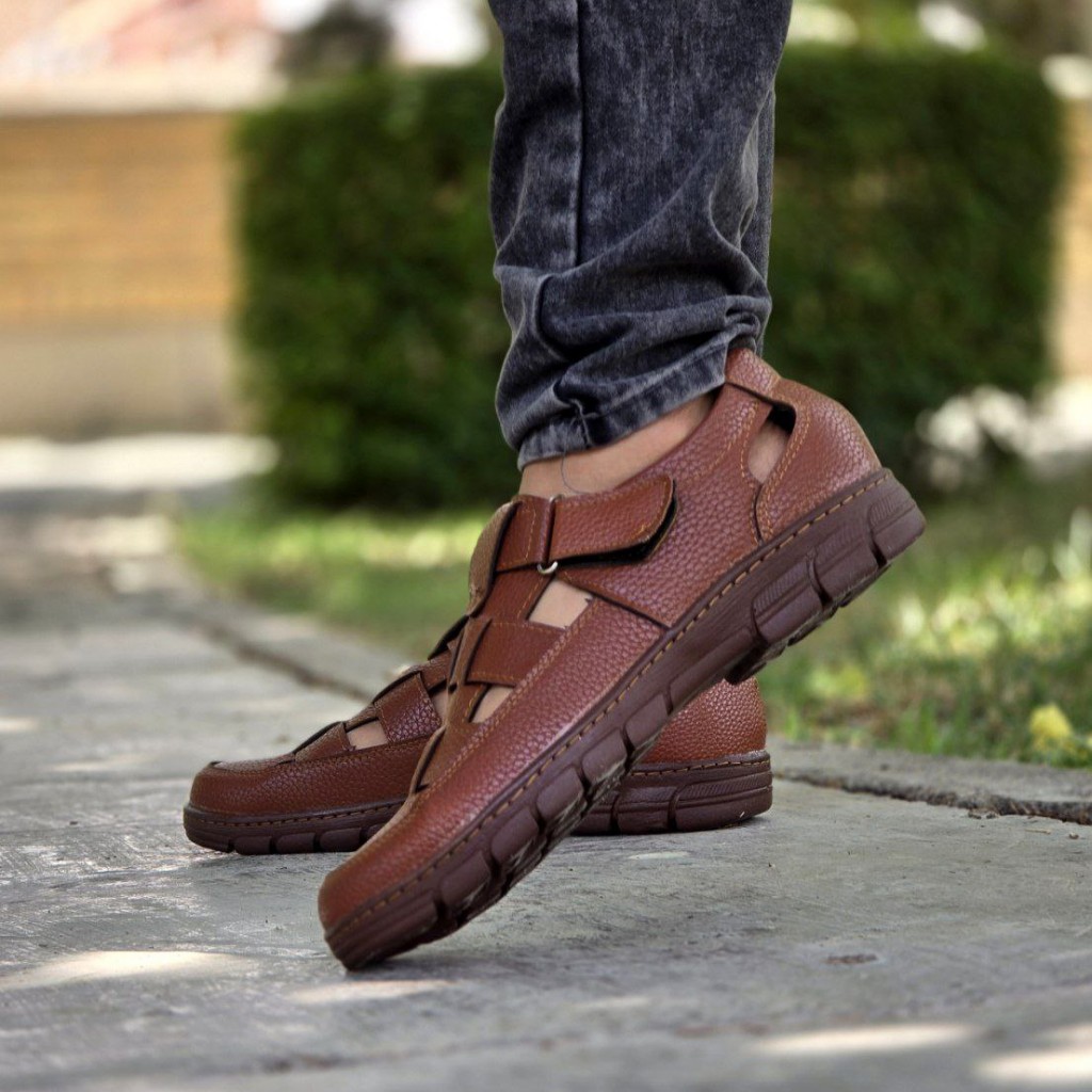 حراج فوق العاده  کفش تابستانه طبی استاندارد مردانه  مقاوم و راحت رنگ قهوه ای روشن  با ارسال رایگان