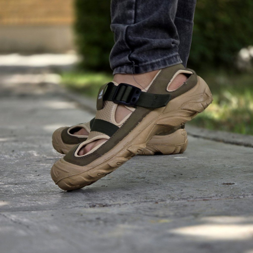 حرااااج هیجان انگیز کفش تابستانه مردانه جذاب و ساده  رنگ مشکی با ارسال رایگان