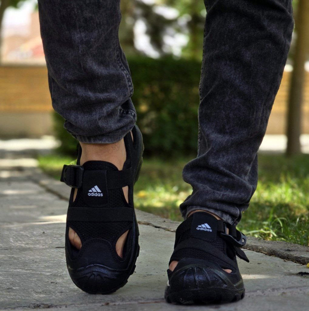 تخفیف استثنایی کفش تابستانه مردانه باکیفیت و پرفروش  رنگ مشکی با ارسال رایگان