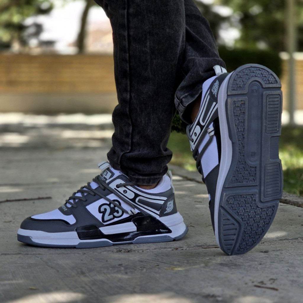 تخفیف استثنایی  کفش اسپرت مردانه و پسرانه مدل جردن 23 رنگ سفید مشکی جذاب با ارسال رایگان