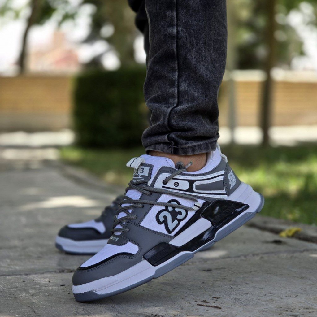 تخفیف استثنایی  کفش اسپرت مردانه و پسرانه مدل جردن 23 رنگ سفید مشکی جذاب با ارسال رایگان