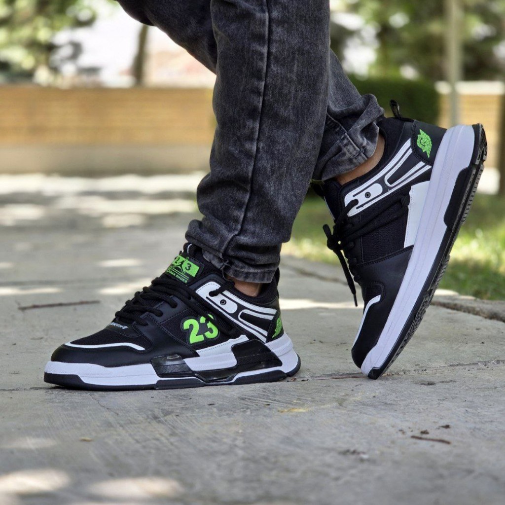 حراج فوق العاده   کفش اسپرت مردانه و پسرانه مدل جردن 23 رنگ سفید طوسی  با ارسال رایگان