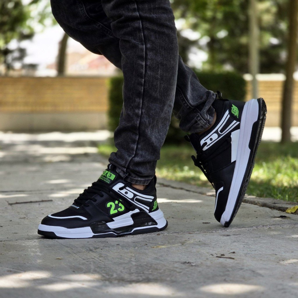 حراج فوق العاده   کفش اسپرت مردانه و پسرانه مدل جردن 23 رنگ سفید طوسی  با ارسال رایگان