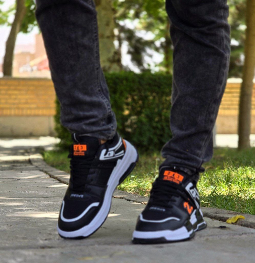 حراج بی نظیر    کفش اسپرت مردانه و پسرانه مدل جردن 23 رنگ مشکی زیره سفید پرفروش  با ارسال رایگان