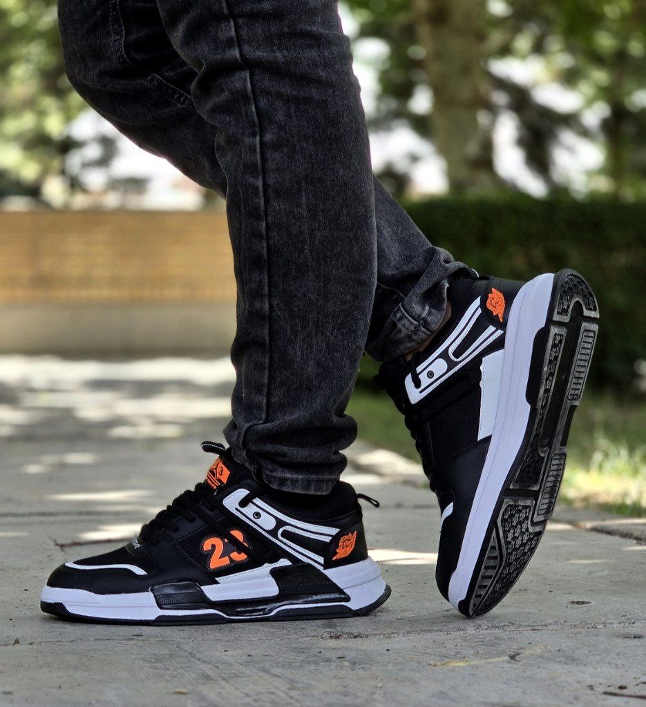 حراج بی نظیر    کفش اسپرت مردانه و پسرانه مدل جردن 23 رنگ مشکی زیره سفید پرفروش  با ارسال رایگان