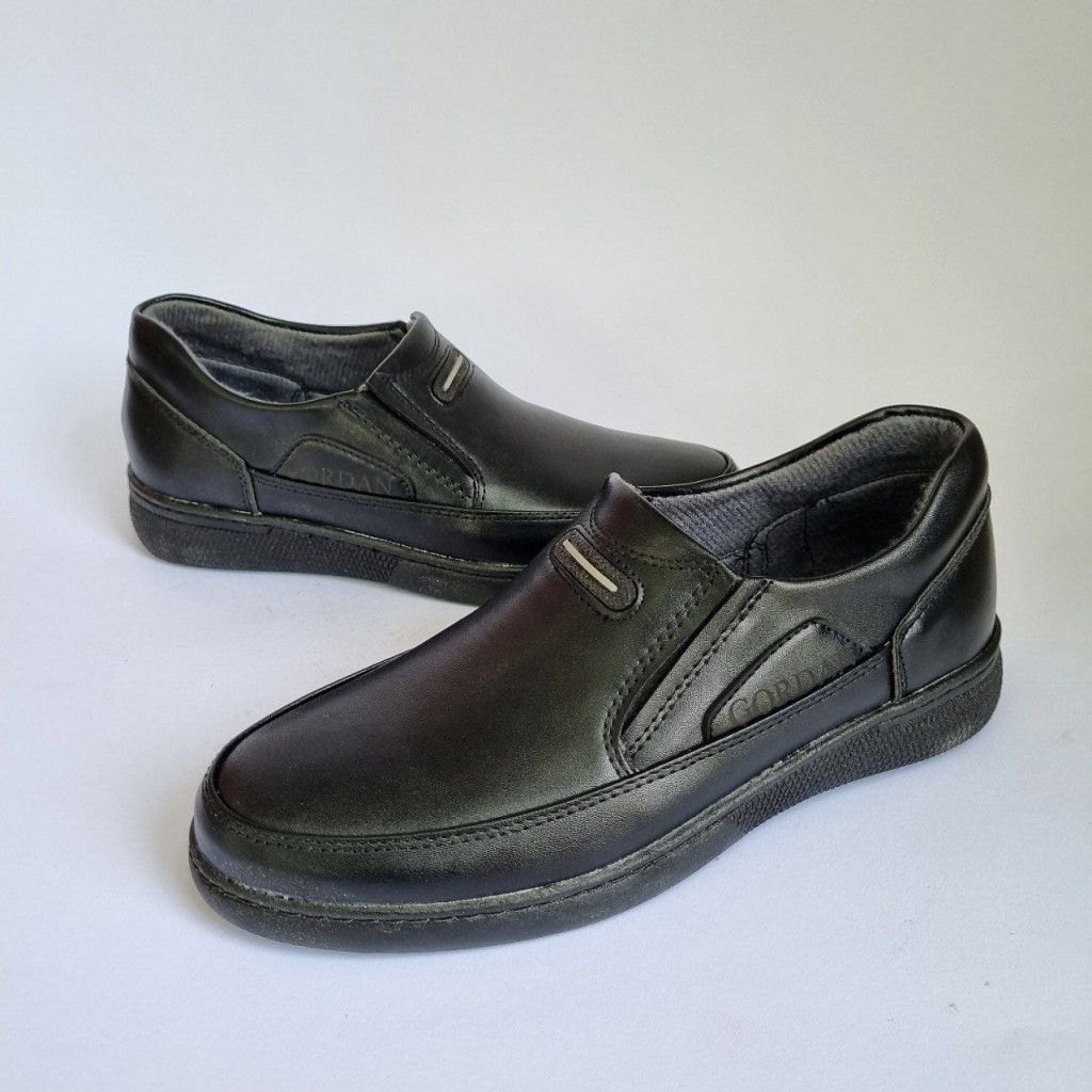 فروش ویژه کفش مجلسی و طبی مردانه پسرانه  باطرحی ساده و خاص رنگ مشکی  جذاب