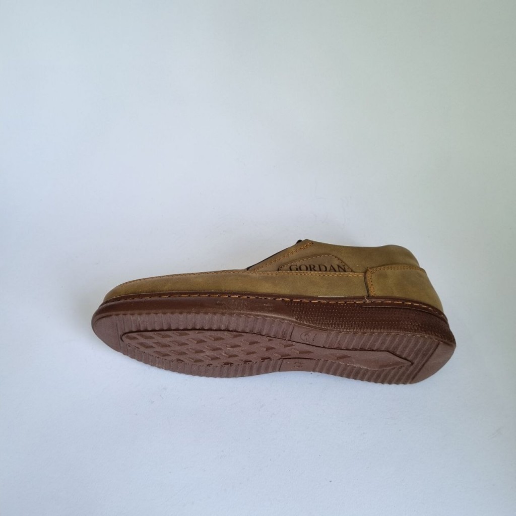 فروش ویژه کفش مجلسی و طبی مردانه پسرانه  باطرحی ساده و خاص رنگ مشکی  باارسال رایگان