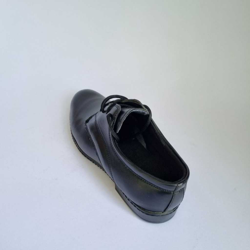 حراج ووویژه کفش مجلسی مردانه پسرانه بندی  شیک و بادوام رنگ مشکی  باارسال رایگان