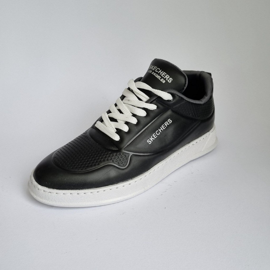 تخفیف فوق العاده  کفش اسپرت مردانه مدل اسکیچرز  بسیار محکم و جذاب رنگ سفید ارسال رایگان