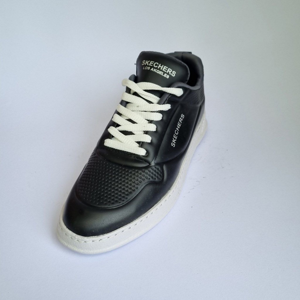 تخفیف فوق العاده  کفش اسپرت مردانه مدل اسکیچرز  بسیار محکم و جذاب رنگ سفید ارسال رایگان