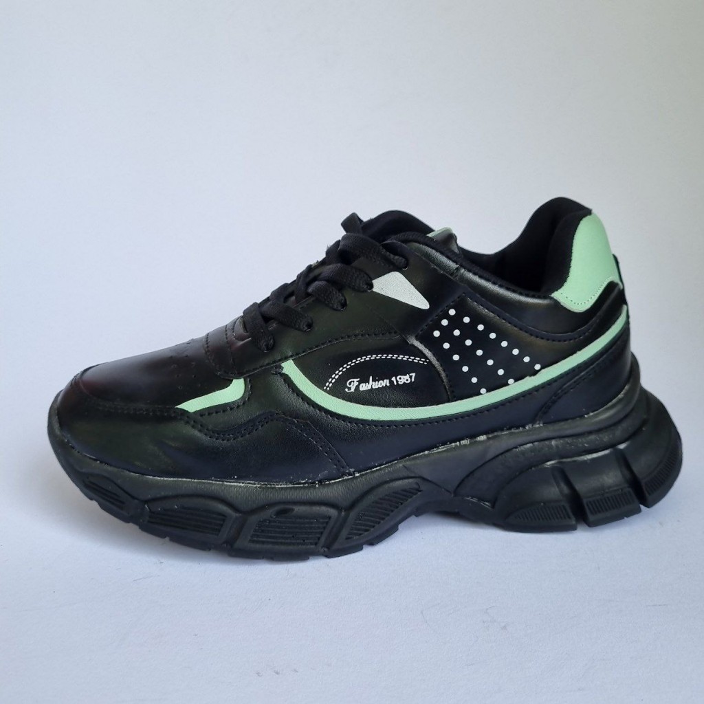 فروش شگفت انگیز کفش کتونی اسپرت دخترانه و زنانه مدل  فشیون شیک و جذاب رنگ مشکی سبز بادوام