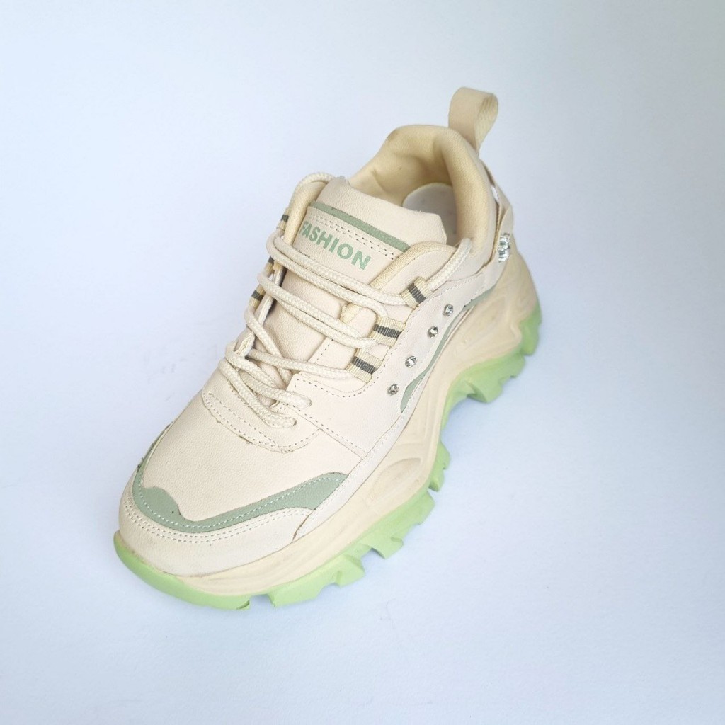 حراج خاص کفش کتونی اسپرت دخترانه و زنانه مدل  فشیون جذاب و راحت  رنگ کرم سبز  با ارسال رایگان