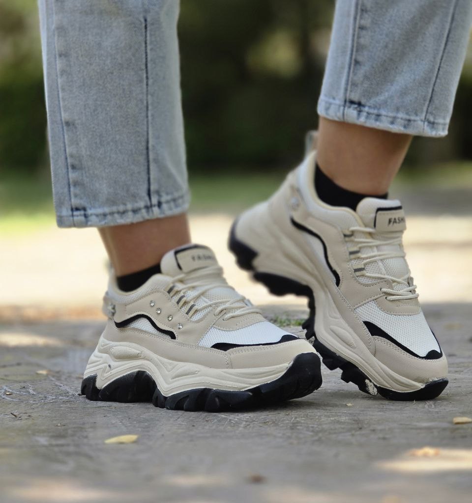 حراج استثنایی کفش کتونی اسپرت دخترانه و زنانه مدل  فشیون مقاوم و خاص   رنگ کرم سبز  با ارسال رایگان