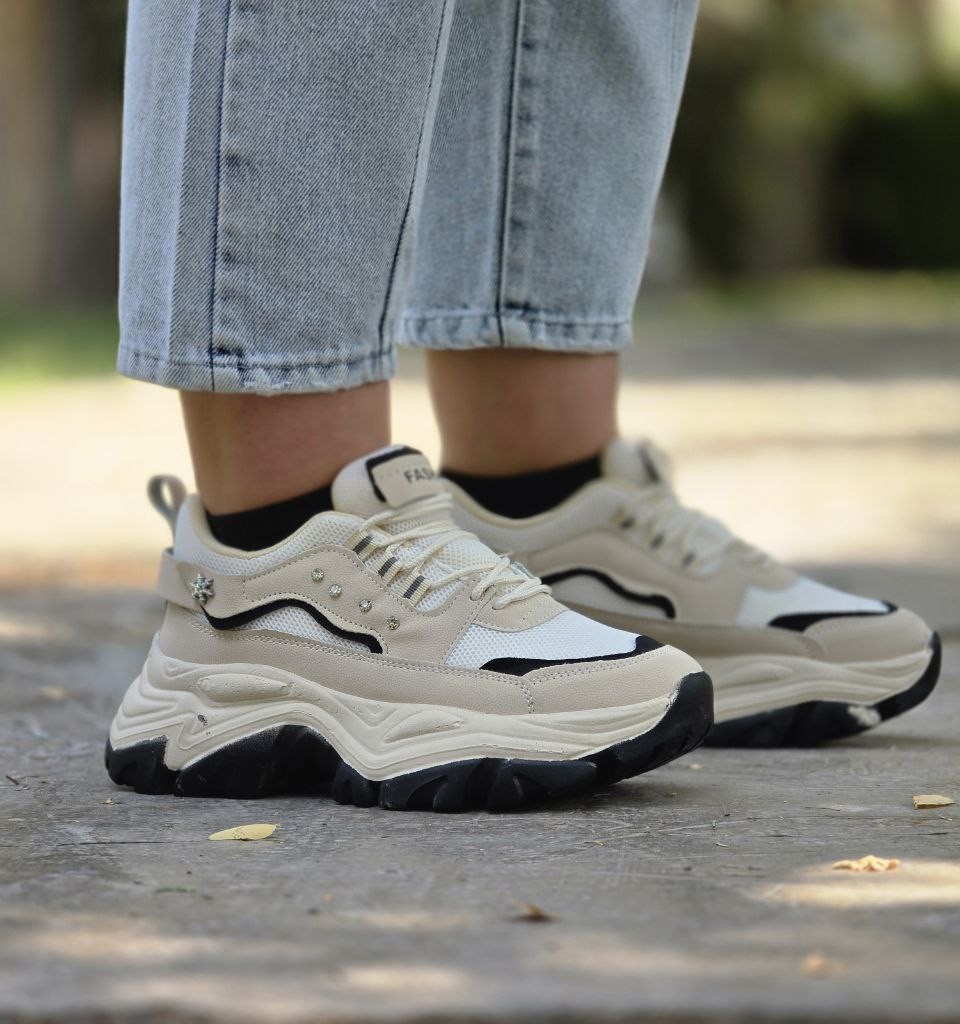 حراج استثنایی کفش کتونی اسپرت دخترانه و زنانه مدل  فشیون مقاوم و خاص   رنگ کرم سبز  با ارسال رایگان