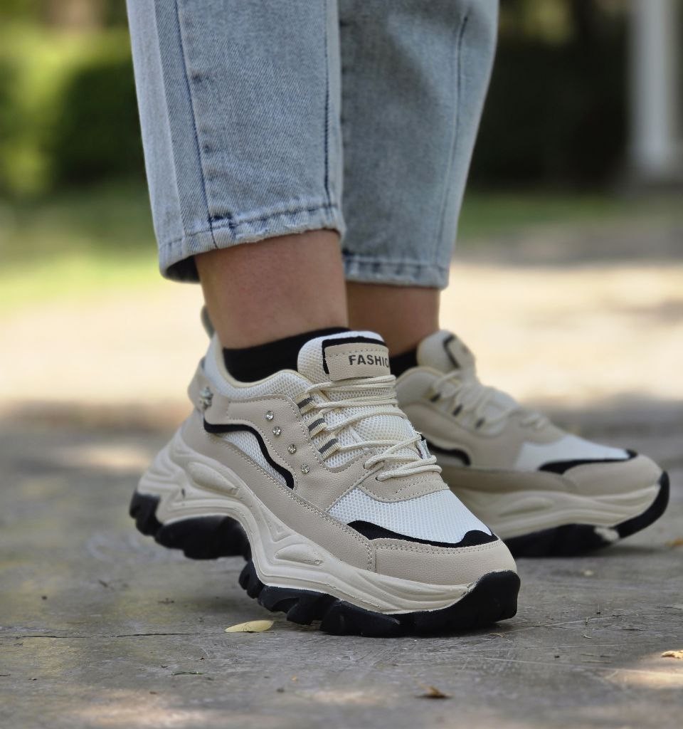 حراج استثنایی کفش کتونی اسپرت دخترانه و زنانه مدل  فشیون مقاوم و خاص   رنگ کرم سبز  با ارسال رایگان