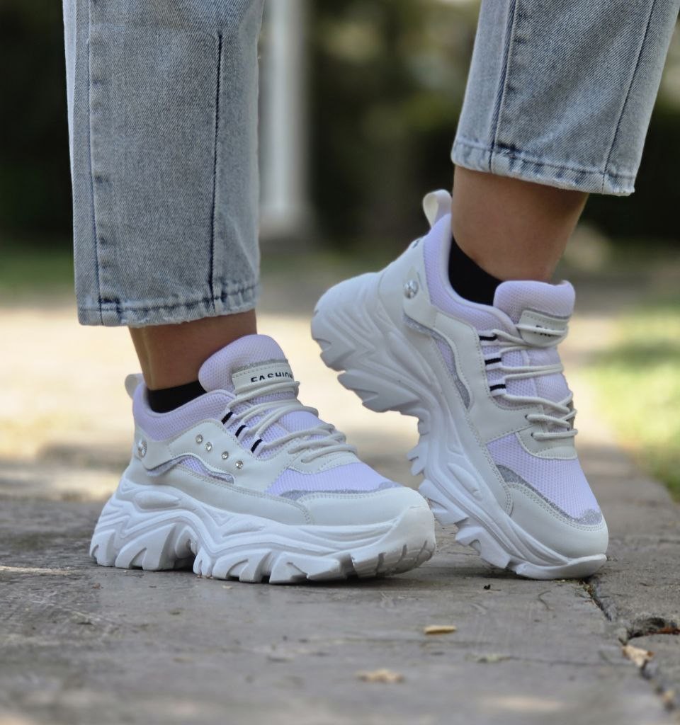 فروش هیجان انگیز کفش کتونی اسپرت دخترانه و زنانه فشیون مدل نگینی پرطرفدار رنگ کرمی تمام  با ارسال رایگان