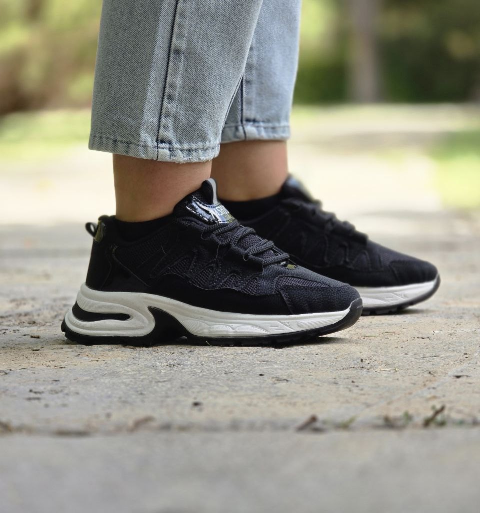 فروش پرطرفدار کفش کتونی اسپرت دخترانه و زنانه مدل فشیون خاص و دلبر رنگ سفید طوسی با ارسال رایگان