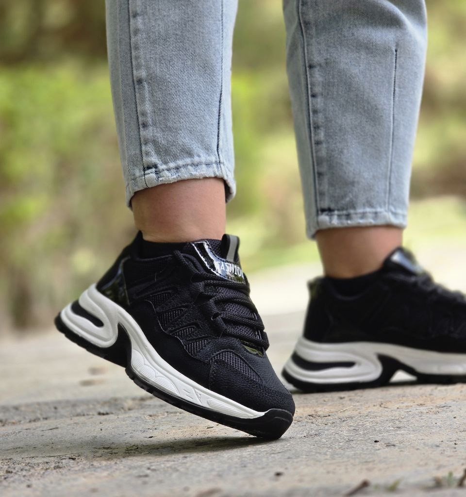 فروش پرطرفدار کفش کتونی اسپرت دخترانه و زنانه مدل فشیون خاص و دلبر رنگ سفید طوسی با ارسال رایگان