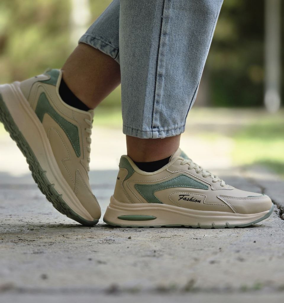 حراج پرفروش کفش کتونی اسپرت دخترانه و زنانه مدل فشیون با کیفیت رنگ مشکی زیره سفید با ارسال رایگان