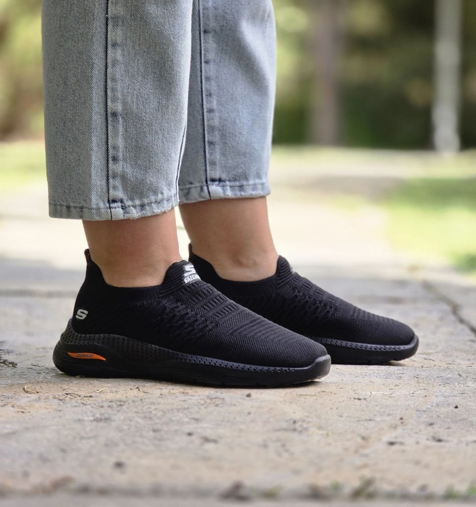 حراج ویژه کفش جورابی و پیاده روی زنانه مدل اسکیچرز بسیار نرم و راحت رنگ طوسی با ارسال رایگان