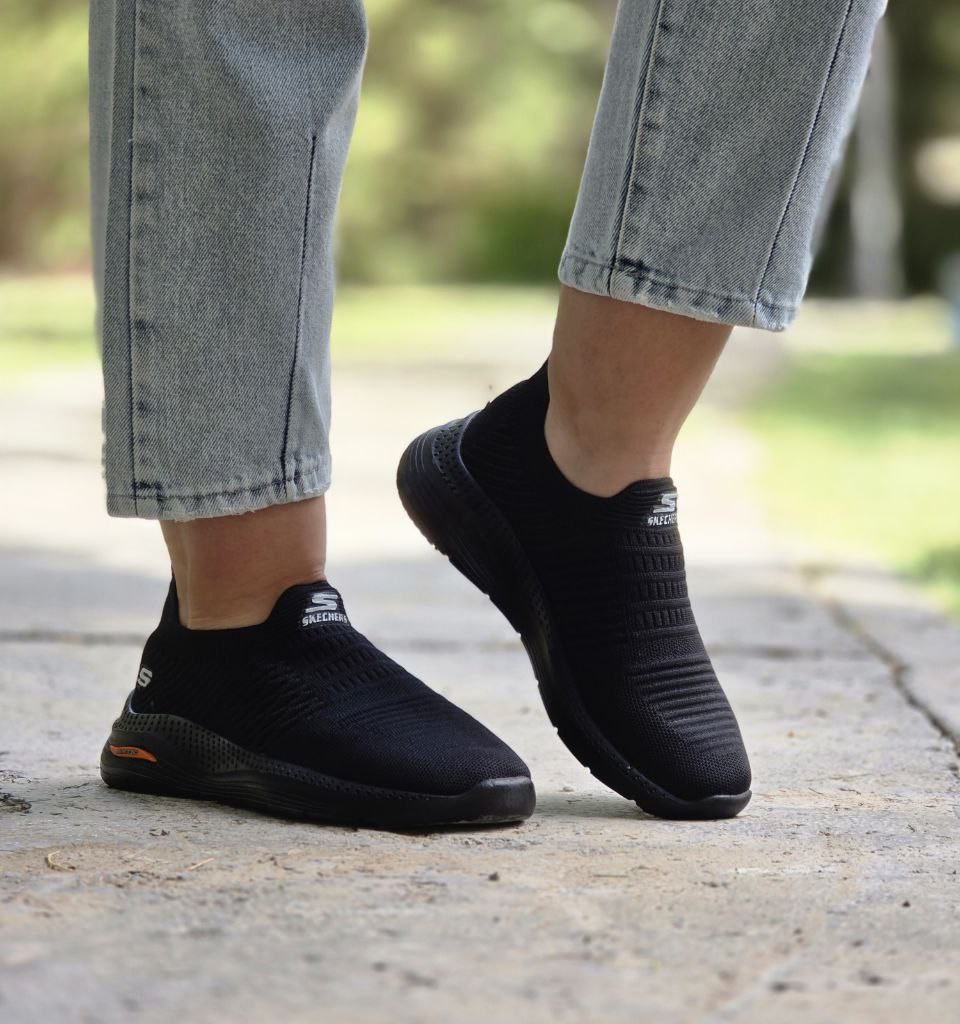 حراج ویژه کفش جورابی و پیاده روی زنانه مدل اسکیچرز بسیار نرم و راحت رنگ طوسی با ارسال رایگان