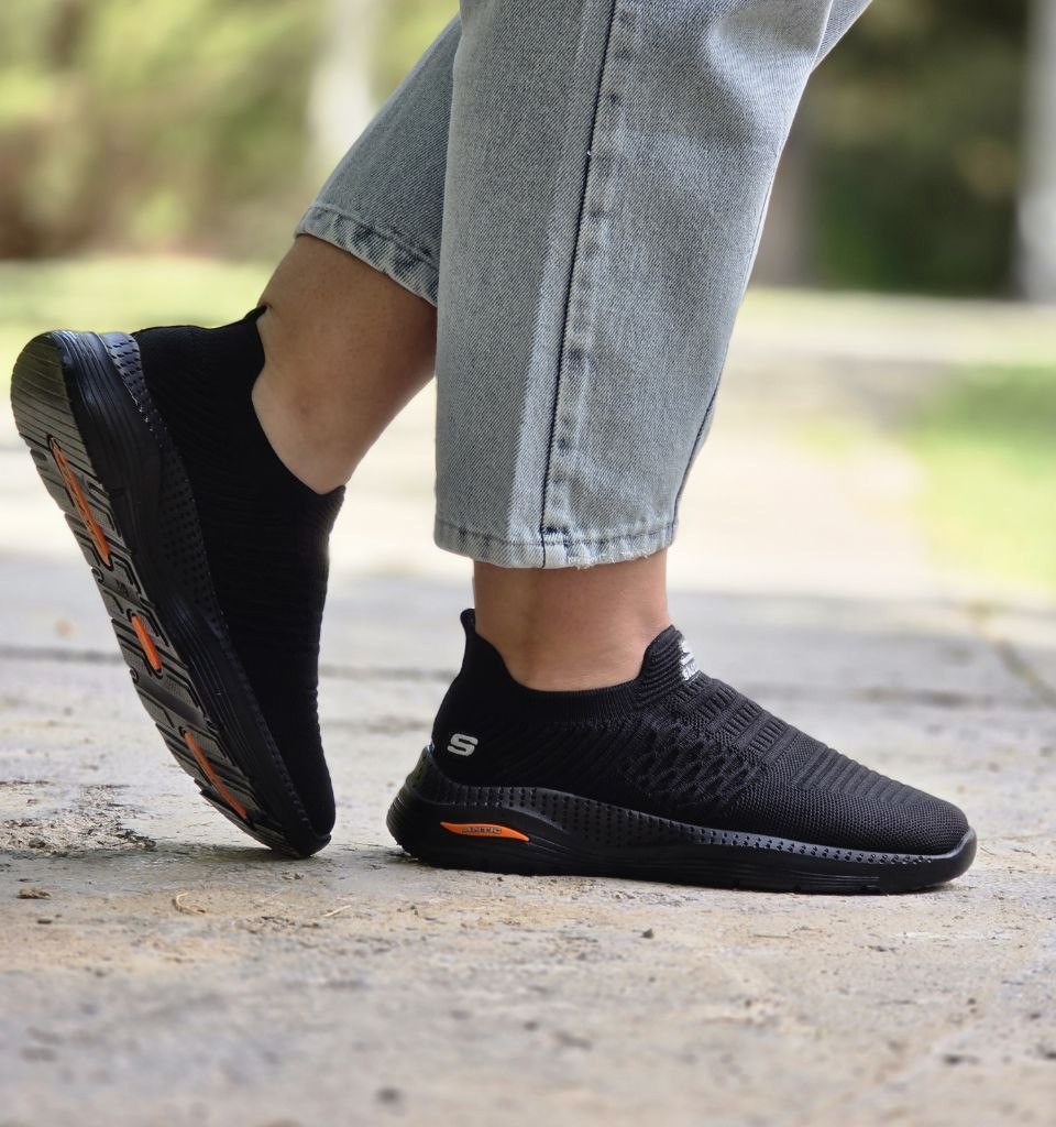 حراج ویژه کفش جورابی و پیاده روی زنانه مدل اسکیچرز بسیار نرم و راحت رنگ طوسی با ارسال رایگان