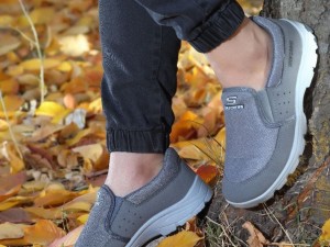 حراج چشم گیر ست کفش پیاده روی زنانه و مردانه نرم و مقاوم