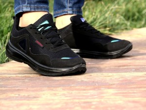 حراج کفش اسپرت زنانه مدل ریبوک  مناسب پیاده روی کد 749 و بی نهایت راحت