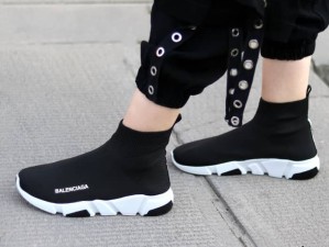 حراج  بزرگ کفش اسپرت زنانه مدل بالنسیگا رنگ مشکی کاربردی و شیک