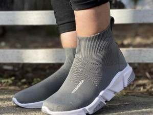 حراج  بزرگ کفش اسپرت زنانه مدل بالنسیگا  بی نظیر و عاالی